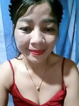 Snapshot of Yiyi102300 chatting on 4, 7, 2026 Yiyi102300 online show from 4, 7, 2026