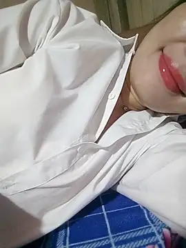 Snapshot of Yiyi102300 chatting on 11, 7, 2026 Yiyi102300 online show from 11, 7, 2026