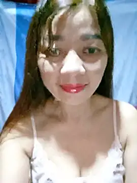 Snapshot of Yiyi102300 chatting on 3, 8, 2026 Yiyi102300 online show from 3, 8, 2026