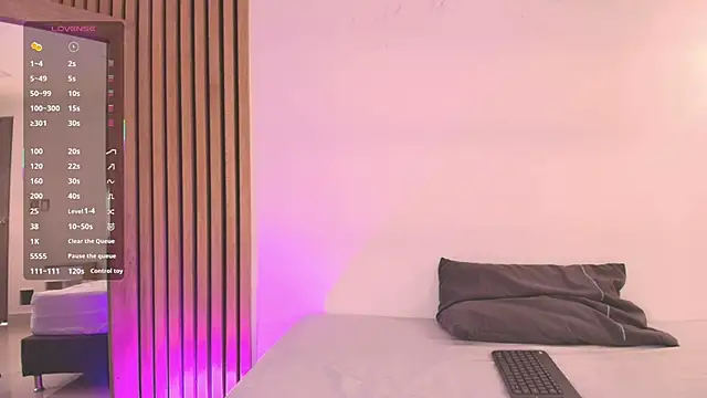 EmmaLopez11 online show from 9, 4, 2026