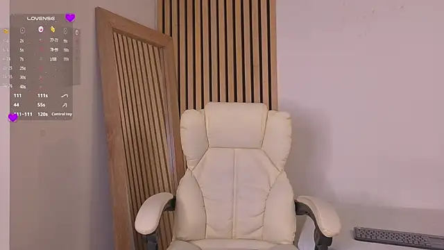 EmmaLopez11 online show from 22, 4, 2026