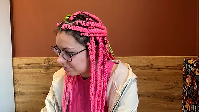 KlairRoms online show from 17, 3, 2026