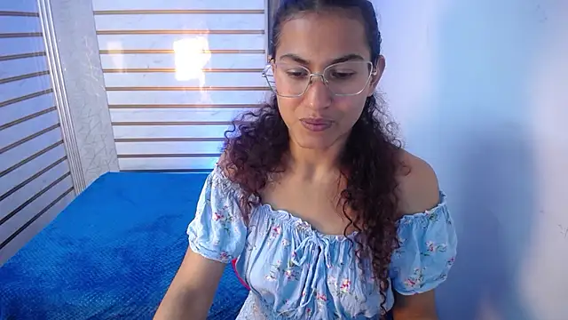 Snapshot of kiara_valmont chatting on 14, 3, 2026 kiara valmont online show from 14, 3, 2026