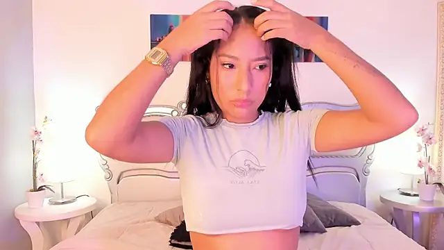 Snapshot of TaraFiore_ chatting on 13, 4, 2026 TaraFiore online show from 13, 4, 2026