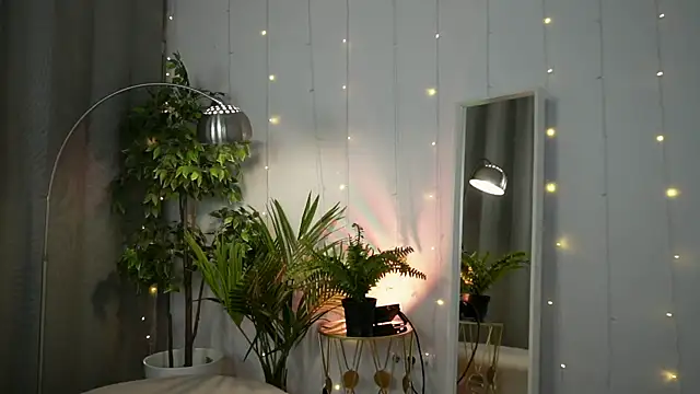 Snapshot of MsKionny chatting on 7, 4, 2026 MsKionny online show from 7, 4, 2026