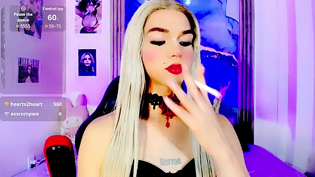 Snapshot of blonde_queen- chatting on 19, 5, 2026 blonde queen- online show from 19, 5, 2026
