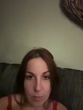 Snapshot of petitehotwife4u chatting on 18, 5, 2026 petitehotwife4u online show from 18, 5, 2026