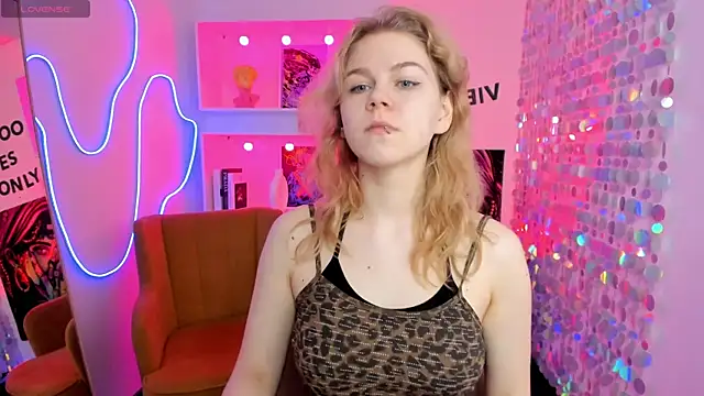 Snapshot of ElizabethVane chatting on 22, 5, 2026 ElizabethVane online show from 22, 5, 2026