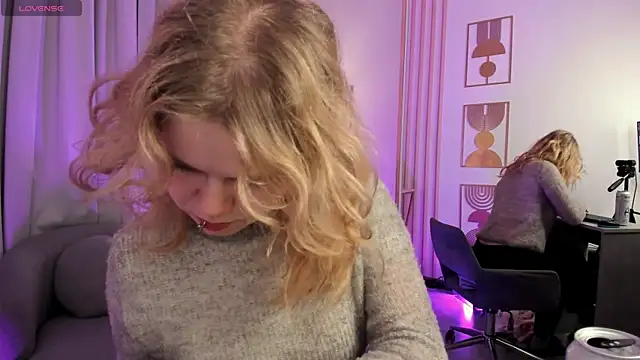 Snapshot of ElizabethVane chatting on 2, 6, 2026 ElizabethVane online show from 2, 6, 2026