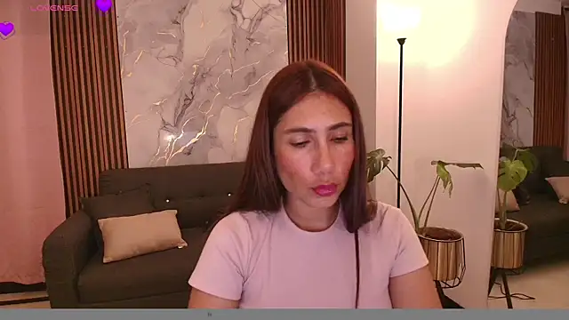 Snapshot of LucyBecker chatting on 24, 6, 2026 LucyBecker online show from 24, 6, 2026