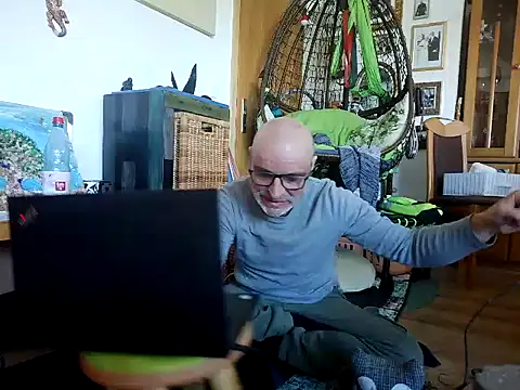 Thomate24 online show from 8, 4, 2026