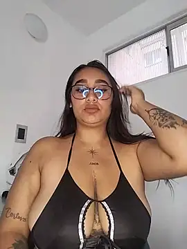 Snapshot of Mia_skyy18 chatting on 26, 6, 2026 Mia skyy18 online show from 26, 6, 2026