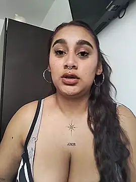 Snapshot of Mia_skyy18 chatting on 21, 7, 2026 Mia skyy18 online show from 21, 7, 2026