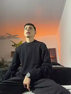 Snapshot of SebastianReed_ chatting on 21, 5, 2026 SebastianReed online show from 21, 5, 2026