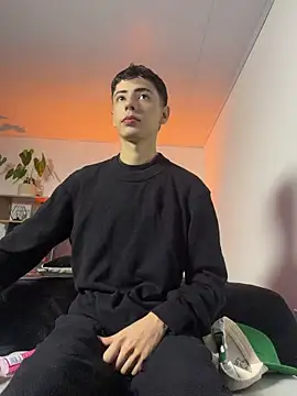 Snapshot of SebastianReed_ chatting on 27, 5, 2026 SebastianReed online show from 27, 5, 2026