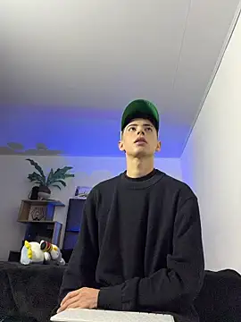Snapshot of SebastianReed_ chatting on 27, 6, 2026 SebastianReed online show from 27, 6, 2026