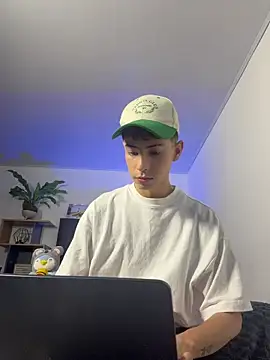 Snapshot of SebastianReed_ chatting on 30, 6, 2026 SebastianReed online show from 30, 6, 2026