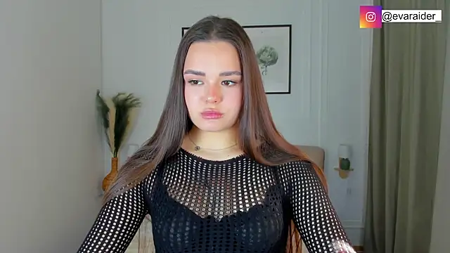 EvaRaider online show from 15, 4, 2026