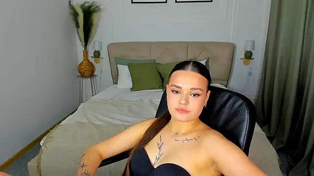 EvaRaider online show from 18, 4, 2026