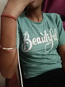Snapshot of aushi_rajput chatting on 7, 5, 2026 aushi rajput online show from 7, 5, 2026