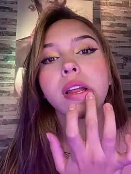 Snapshot of lunacandy_0 chatting on 17, 6, 2026 lunacandy 0 online show from 17, 6, 2026