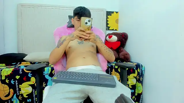 Yeison gomezz online show from 30, 3, 2026