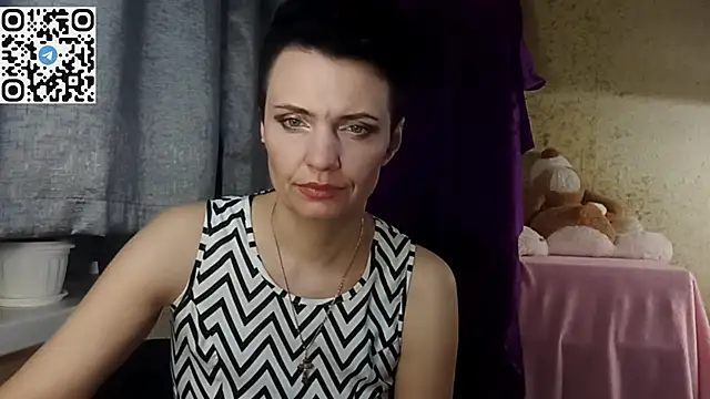 HotMamaQueen234 online show from 30, 3, 2026
