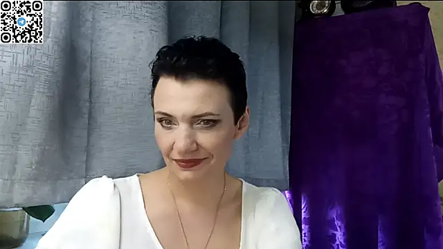 HotMamaQueen234 online show from 19, 4, 2026