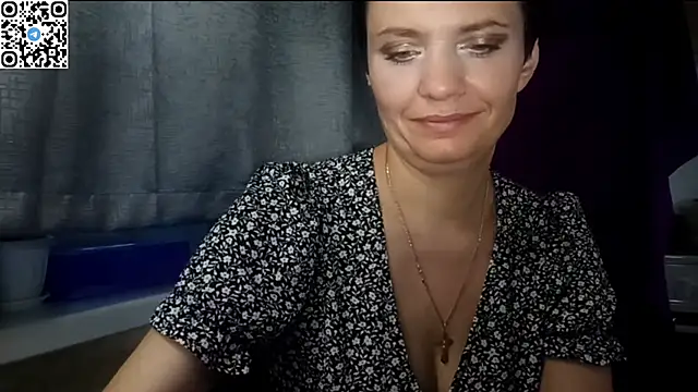 HotMamaQueen234 online show from 8, 6, 2026