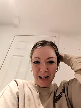 Snapshot of fucklyweds chatting on 1, 4, 2026 fucklyweds online show from 1, 4, 2026