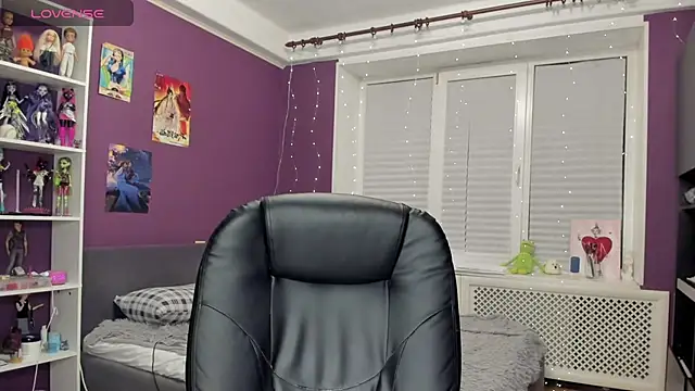 sweet peach    online show from 16, 5, 2026