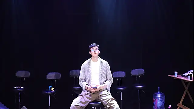 LookingBoy-001 online show from 28, 3, 2026