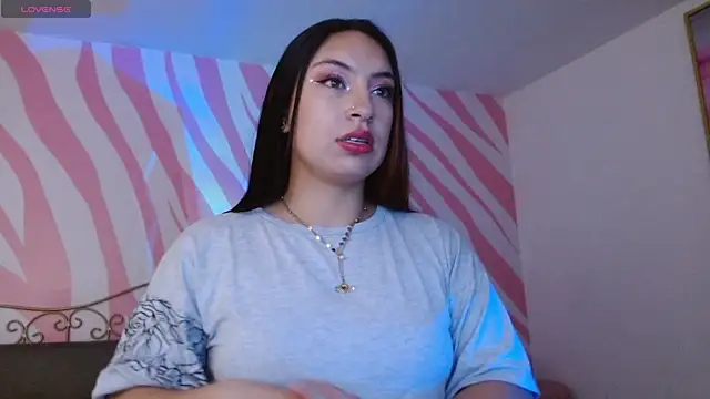 Snapshot of Scarlet_queen4 chatting on 6, 5, 2026 Scarlet queen4 online show from 6, 5, 2026