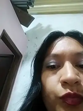 LatinSquirtBaby online show from 23, 5, 2026