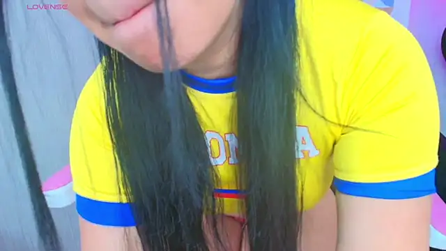 Snapshot of Kitty__meow chatting on 3, 7, 2026 Kitty meow online show from 3, 7, 2026
