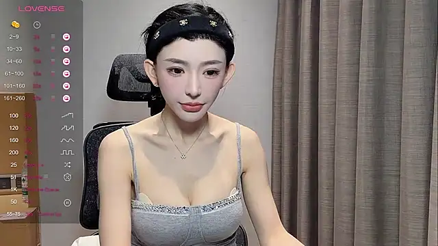 Snapshot of kiki-12 chatting on 21, 4, 2026 kiki-12 online show from 21, 4, 2026