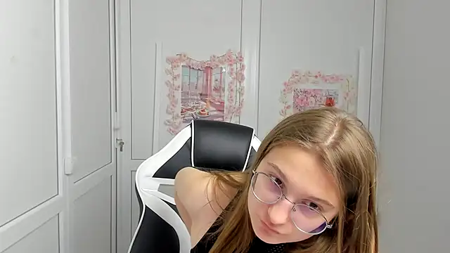 Snapshot of Mia_kristal chatting on 18, 6, 2026 Mia kristal online show from 18, 6, 2026