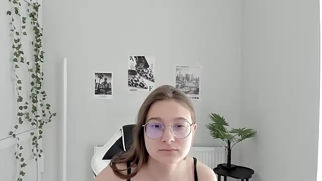 Snapshot of Mia_kristal chatting on 21, 6, 2026 Mia kristal online show from 21, 6, 2026