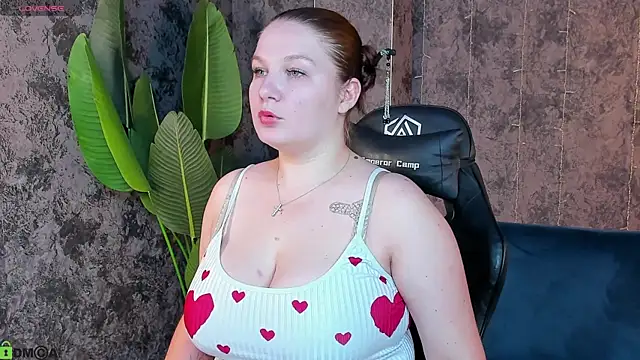 Snapshot of Virginia_Robinson chatting on 7, 6, 2026 Virginia Robinson online show from 7, 6, 2026