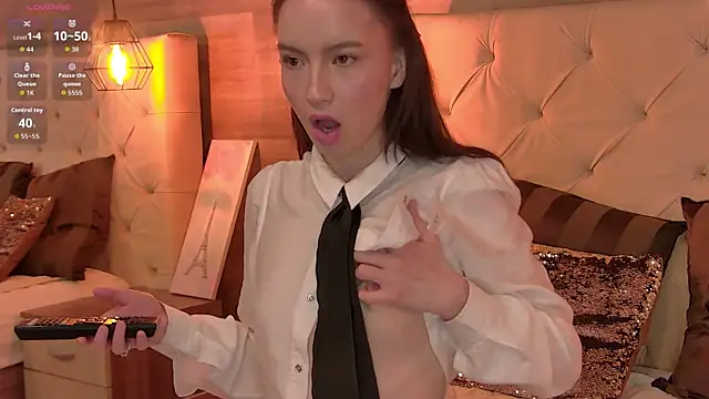 MonaHicks online show from 17, 3, 2026