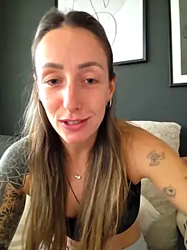 Snapshot of NicoleKaiser chatting on 19, 4, 2026 NicoleKaiser online show from 19, 4, 2026