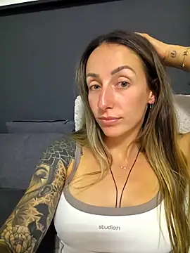 Snapshot of NicoleKaiser chatting on 11, 5, 2026 NicoleKaiser online show from 11, 5, 2026