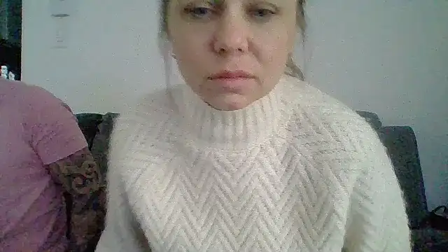 Couple qc online show from 6, 4, 2026