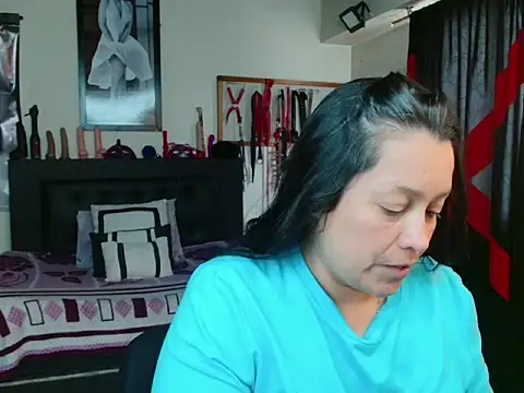 PenelopeSuency online show from 15, 7, 2026