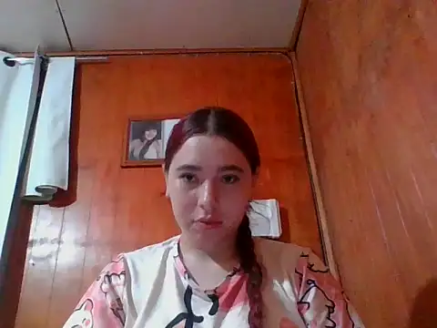 Annisof000 online show from 5, 4, 2026