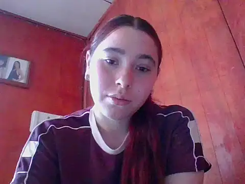 Annisof000 online show from 13, 4, 2026