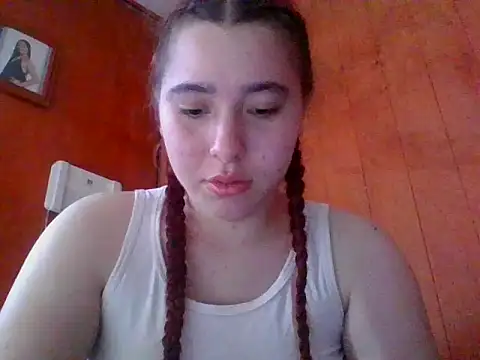 Annisof000 online show from 16, 4, 2026