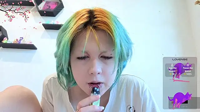 LittleKittenStar online show from 17, 6, 2026