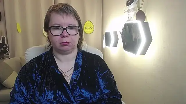 BonnnyBoobsy online show from 12, 4, 2026