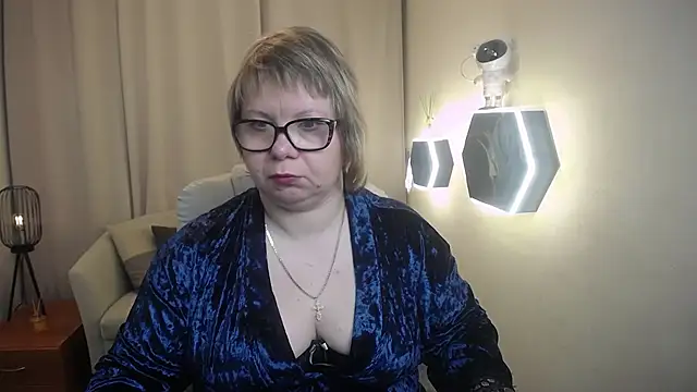 BonnnyBoobsy online show from 24, 4, 2026